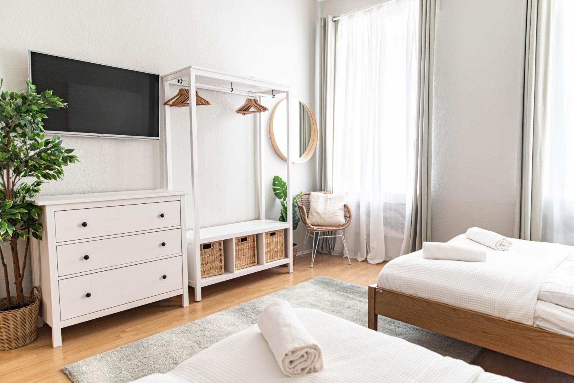 Spacious Apartment, 3 Min To U1 Reumannplatz Wina Bagian luar foto