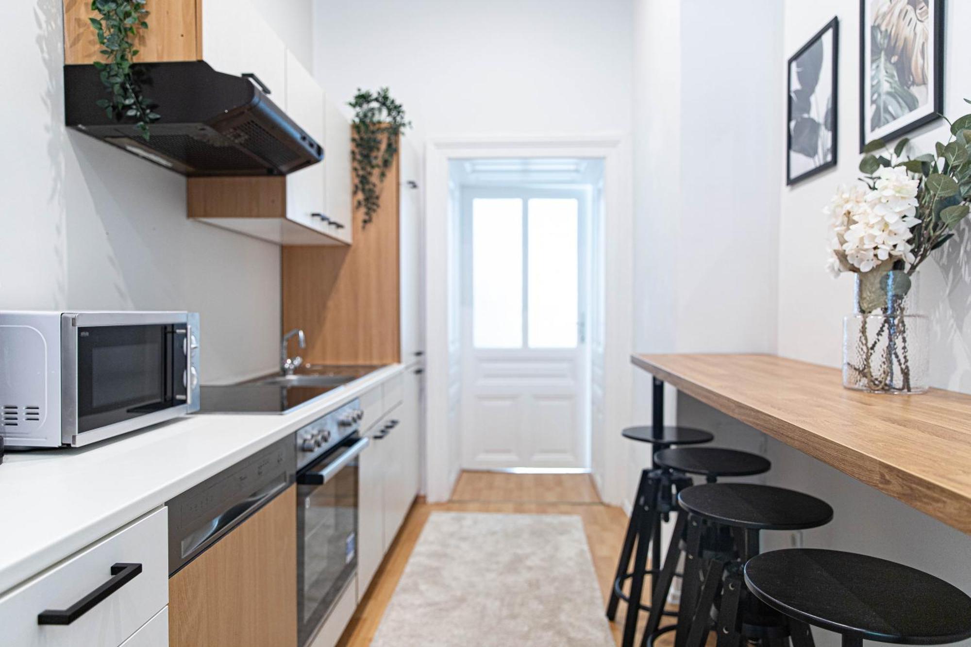 Spacious Apartment, 3 Min To U1 Reumannplatz Wina Bagian luar foto