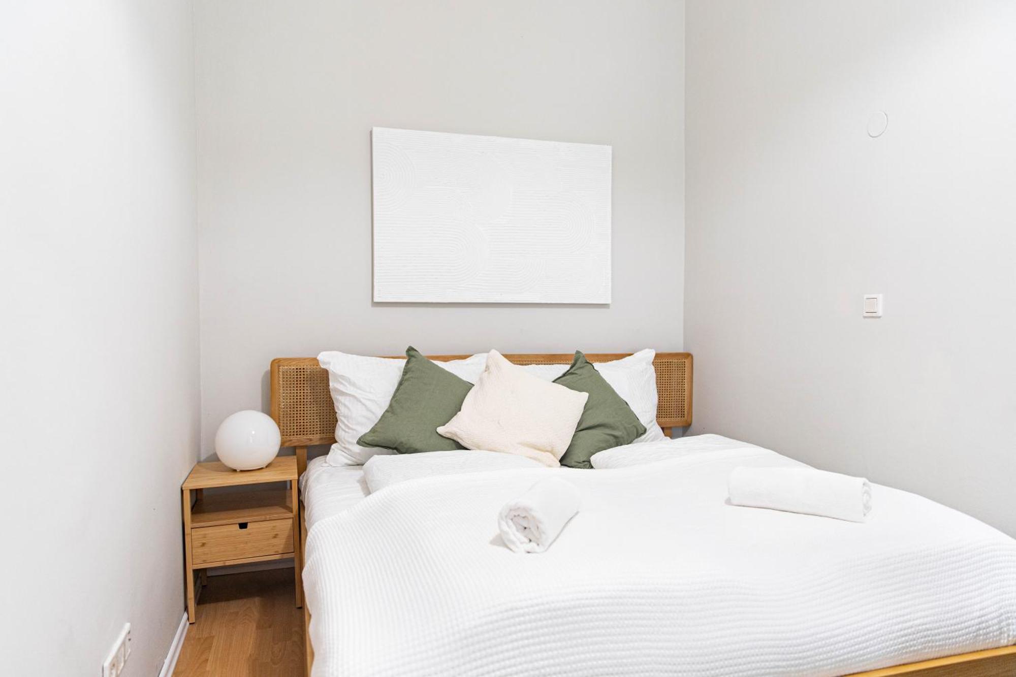 Spacious Apartment, 3 Min To U1 Reumannplatz Wina Bagian luar foto